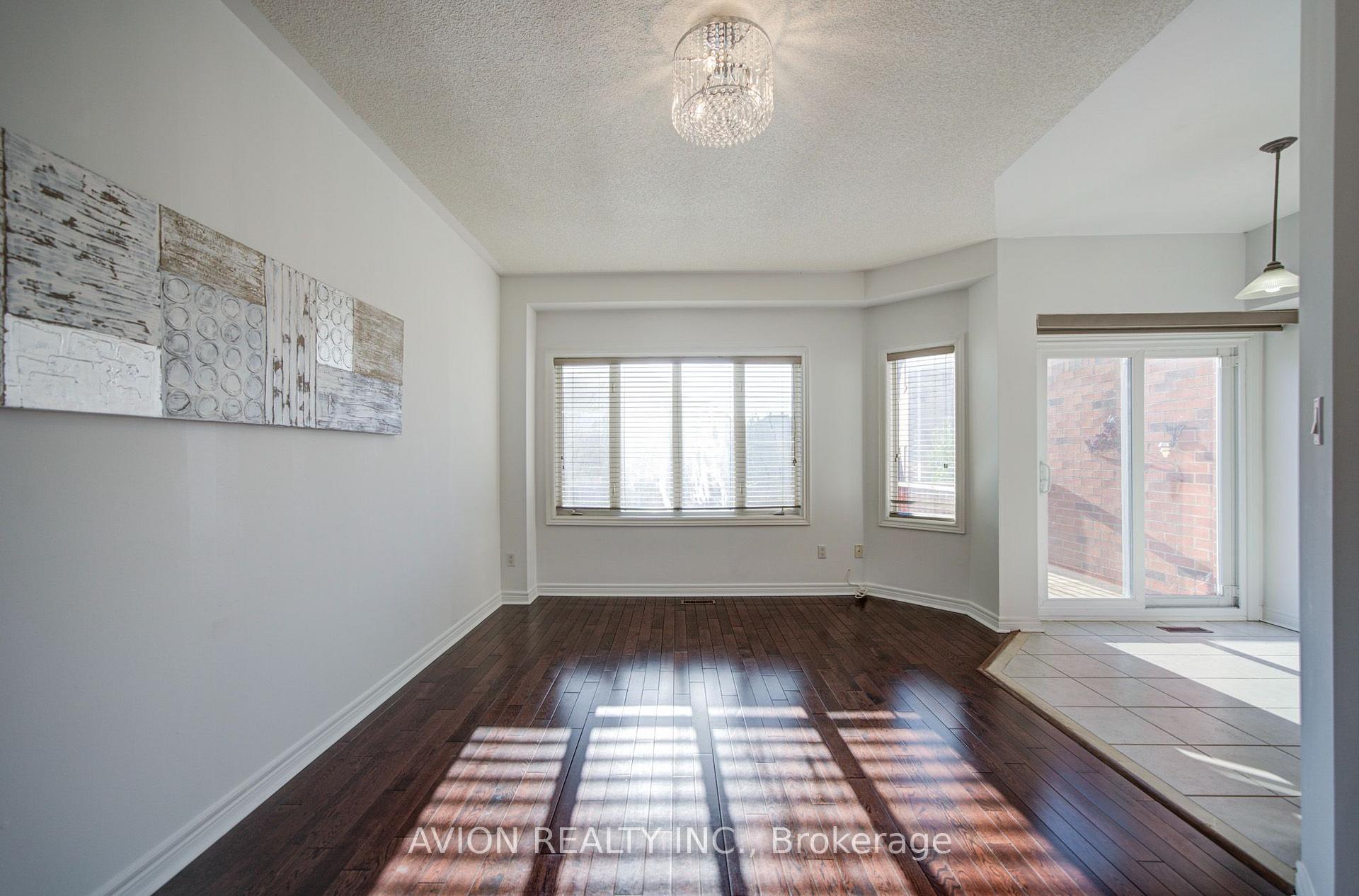 Photo 8 of 82 Kimono Crescent, Richmond Hill, Rouge Woods — HOMEH