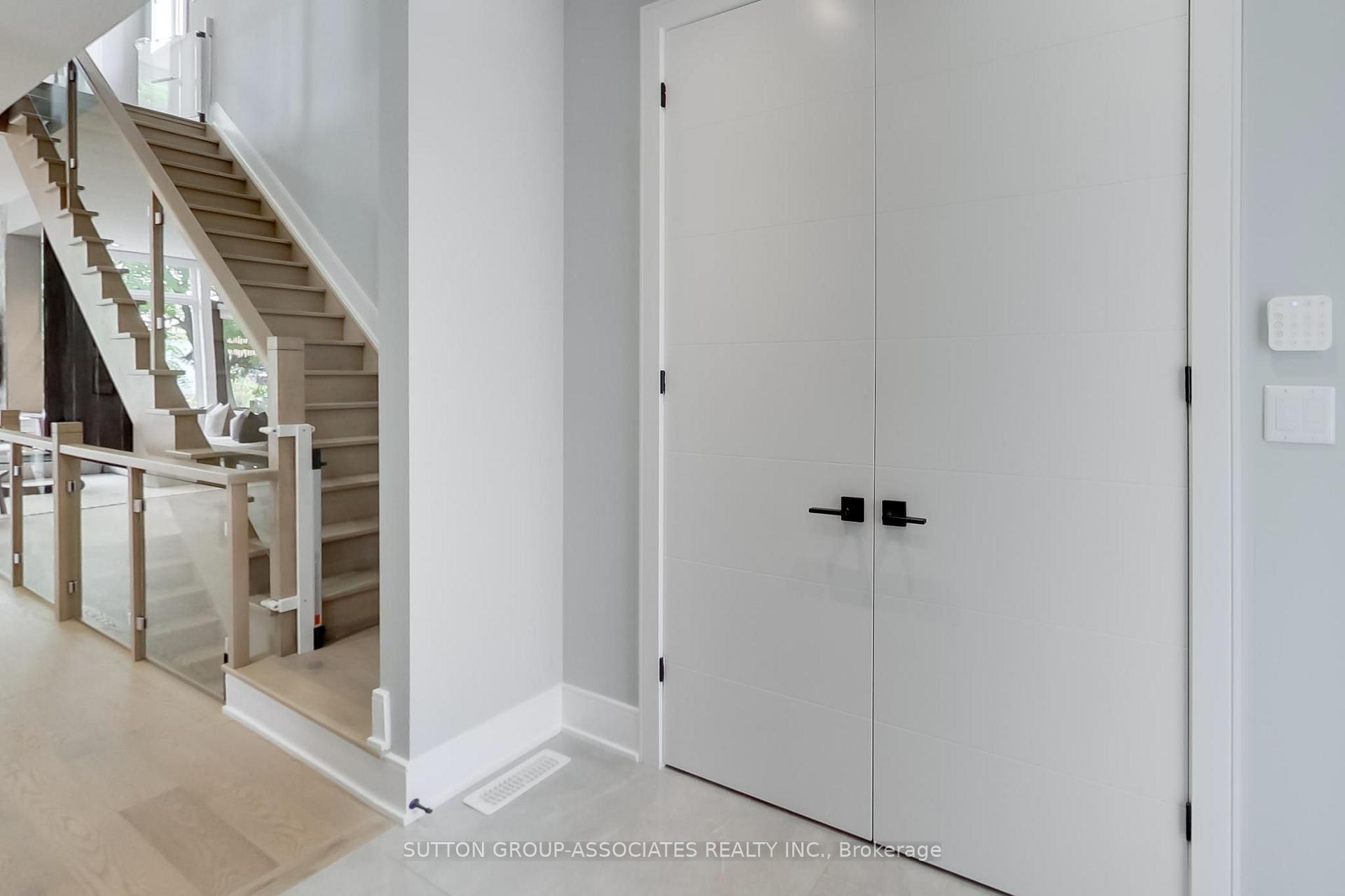 Photo 4 of 670 Winona Drive, Toronto, Humewood-Cedarvale — HOMEH