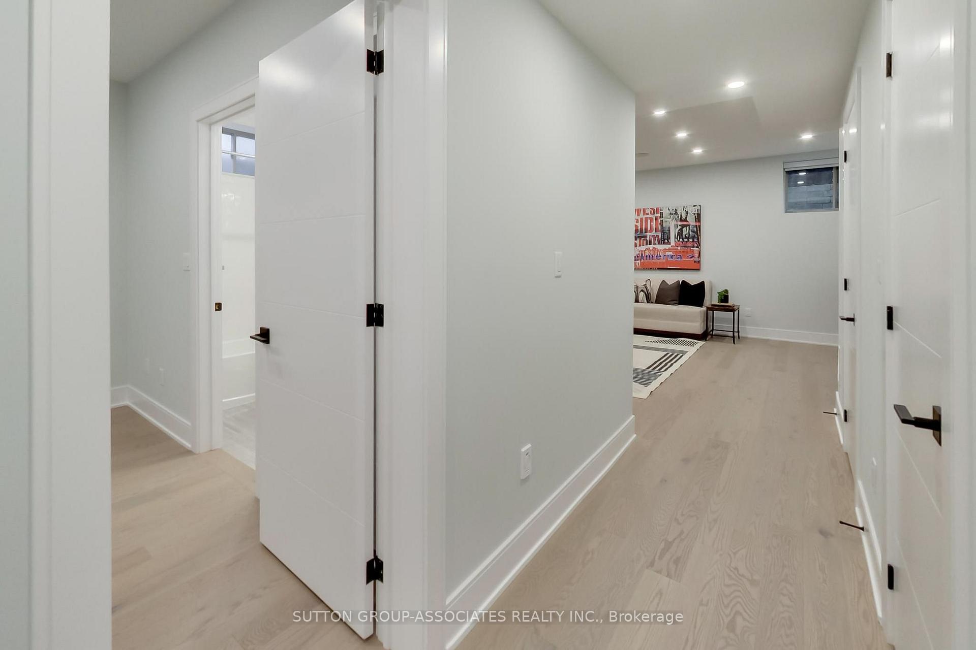 Photo 35 of 670 Winona Drive, Toronto, Humewood-Cedarvale — HOMEH