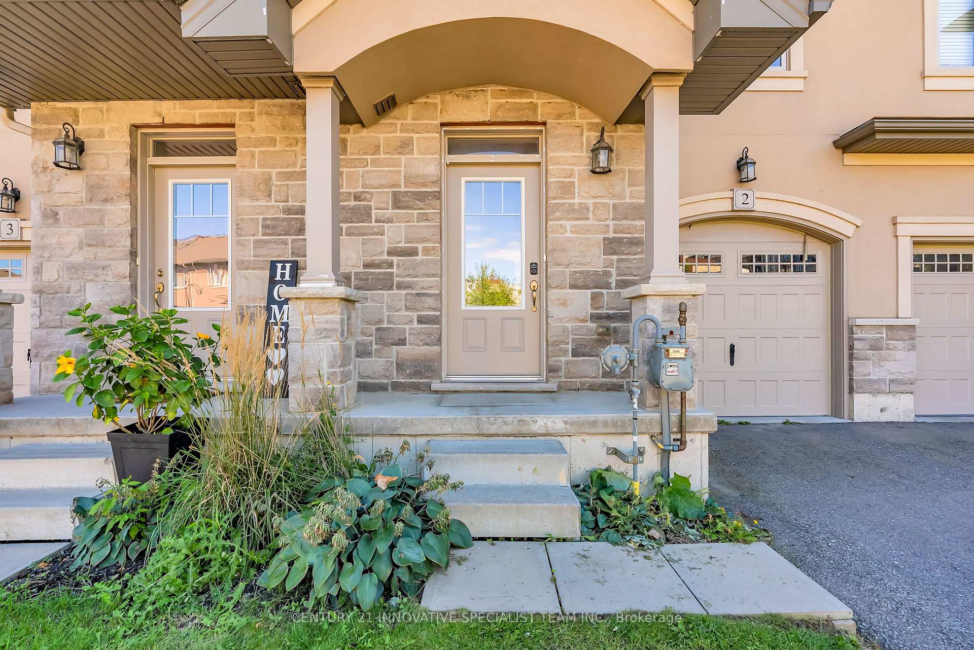 Photo 8 of Unit 2, 98 Shoreview Place, Hamilton, Lakeshore — HOMEH