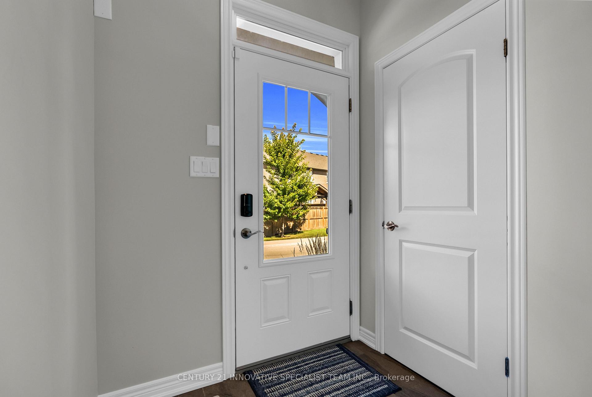 Photo 9 of Unit 2, 98 Shoreview Place, Hamilton, Lakeshore — HOMEH