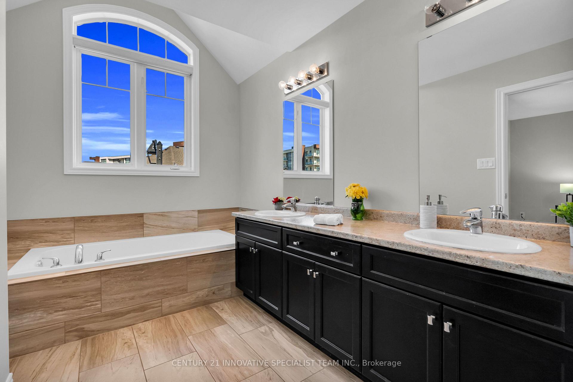 Photo 36 of Unit 2, 98 Shoreview Place, Hamilton, Lakeshore — HOMEH