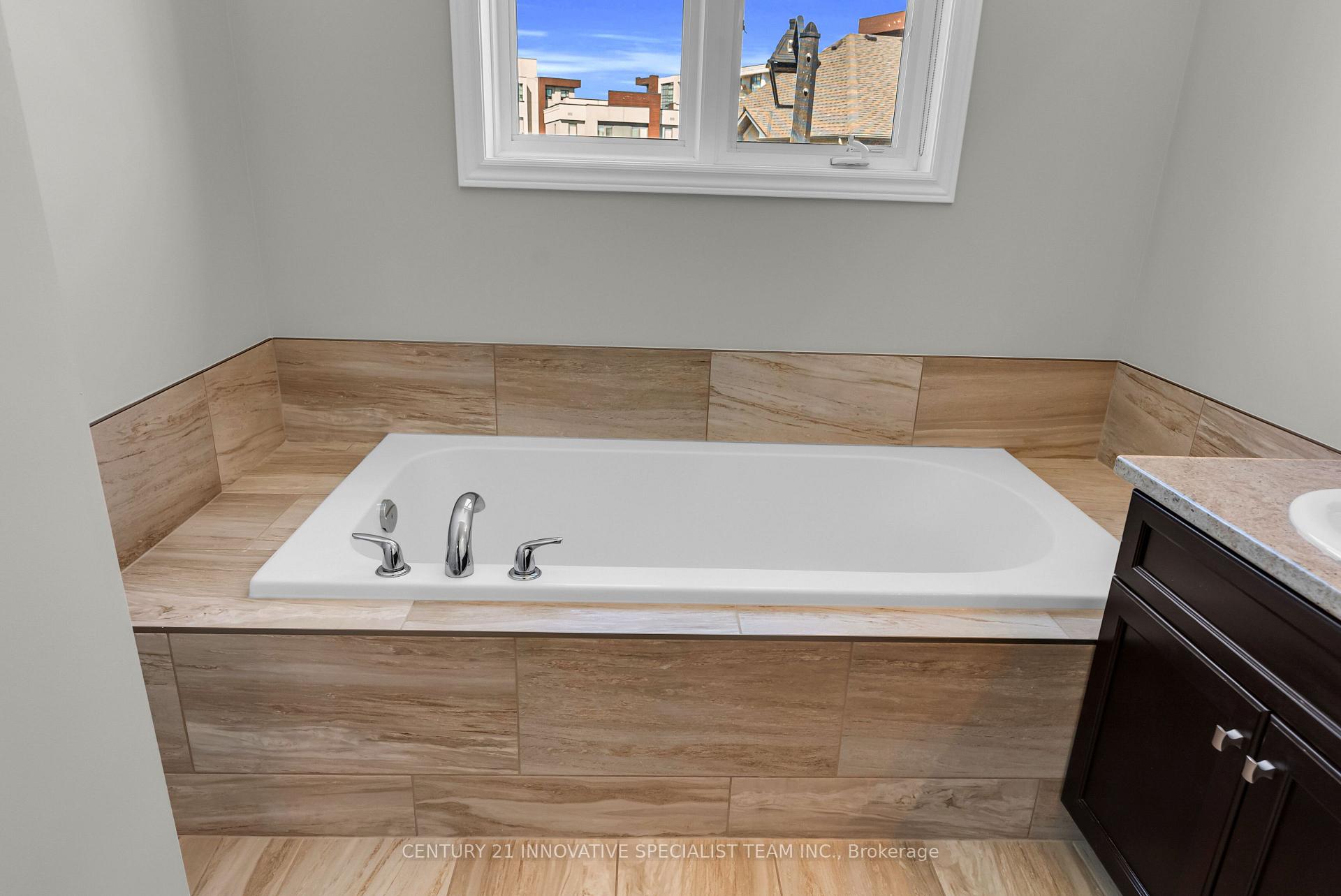 Photo 37 of Unit 2, 98 Shoreview Place, Hamilton, Lakeshore — HOMEH
