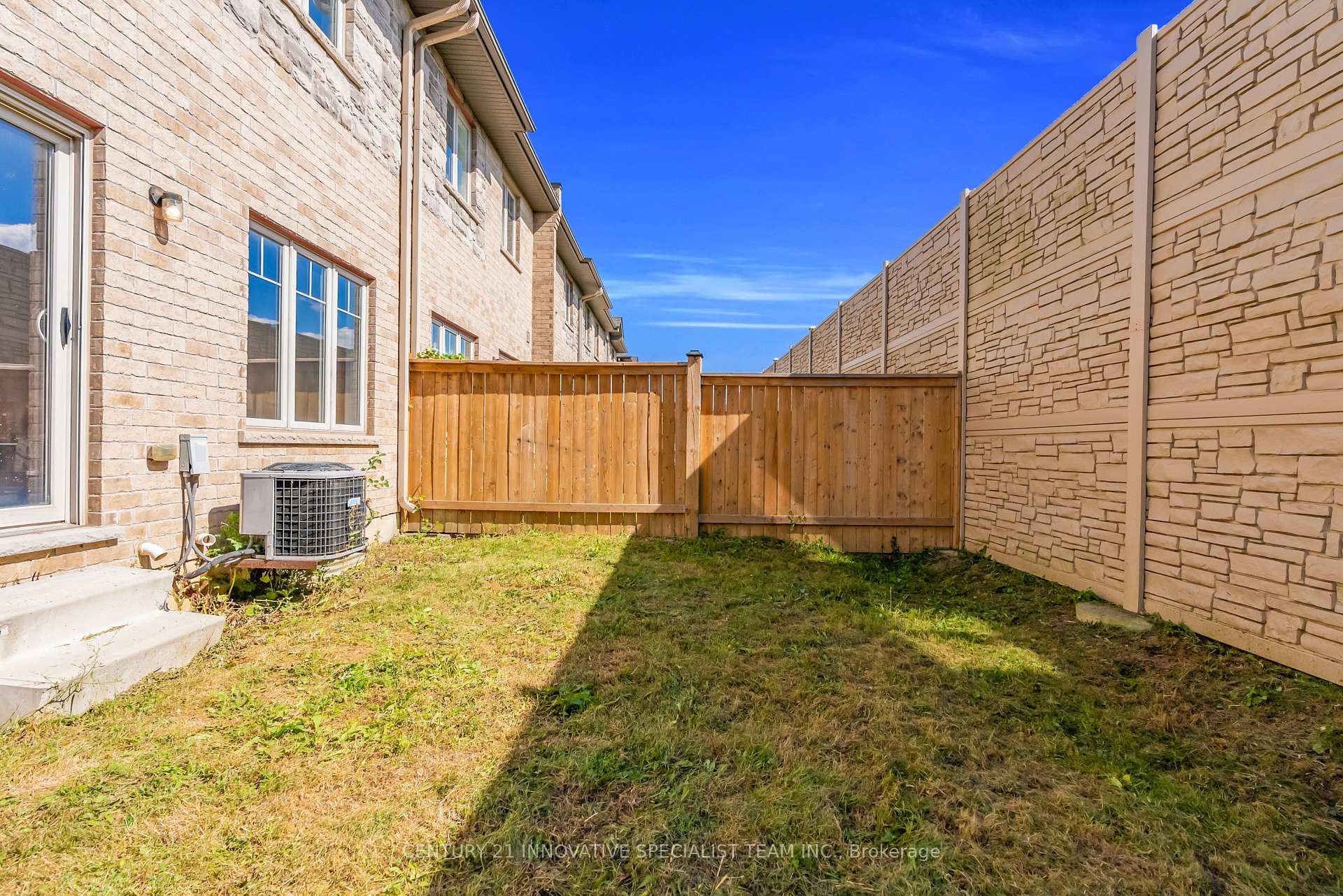 Photo 48 of Unit 2, 98 Shoreview Place, Hamilton, Lakeshore — HOMEH