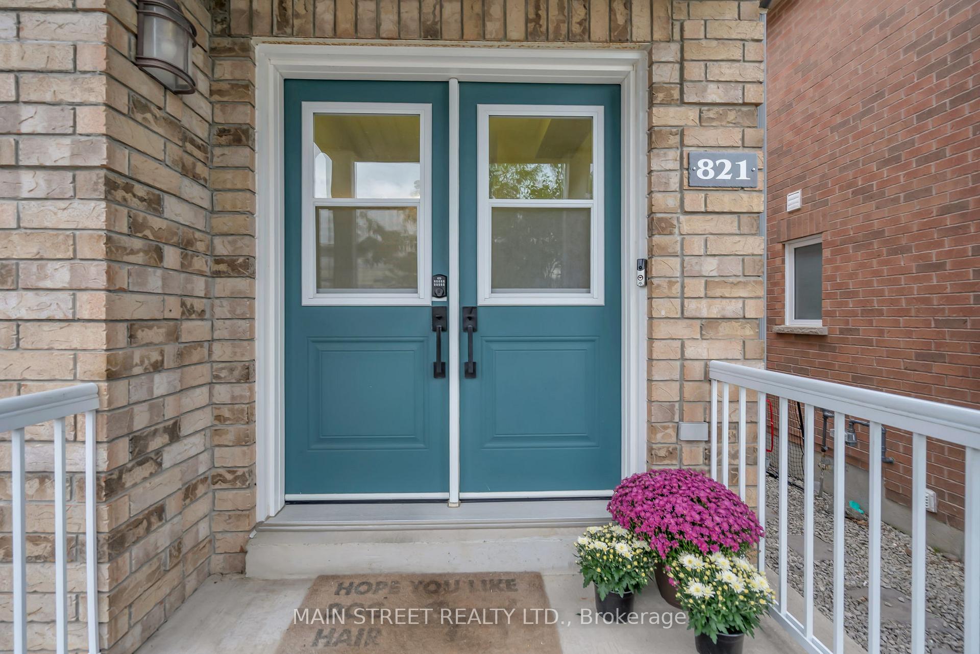 Photo 2 of 821 Joe Persechini Drive, Newmarket, Summerhill Estates — HOMEH