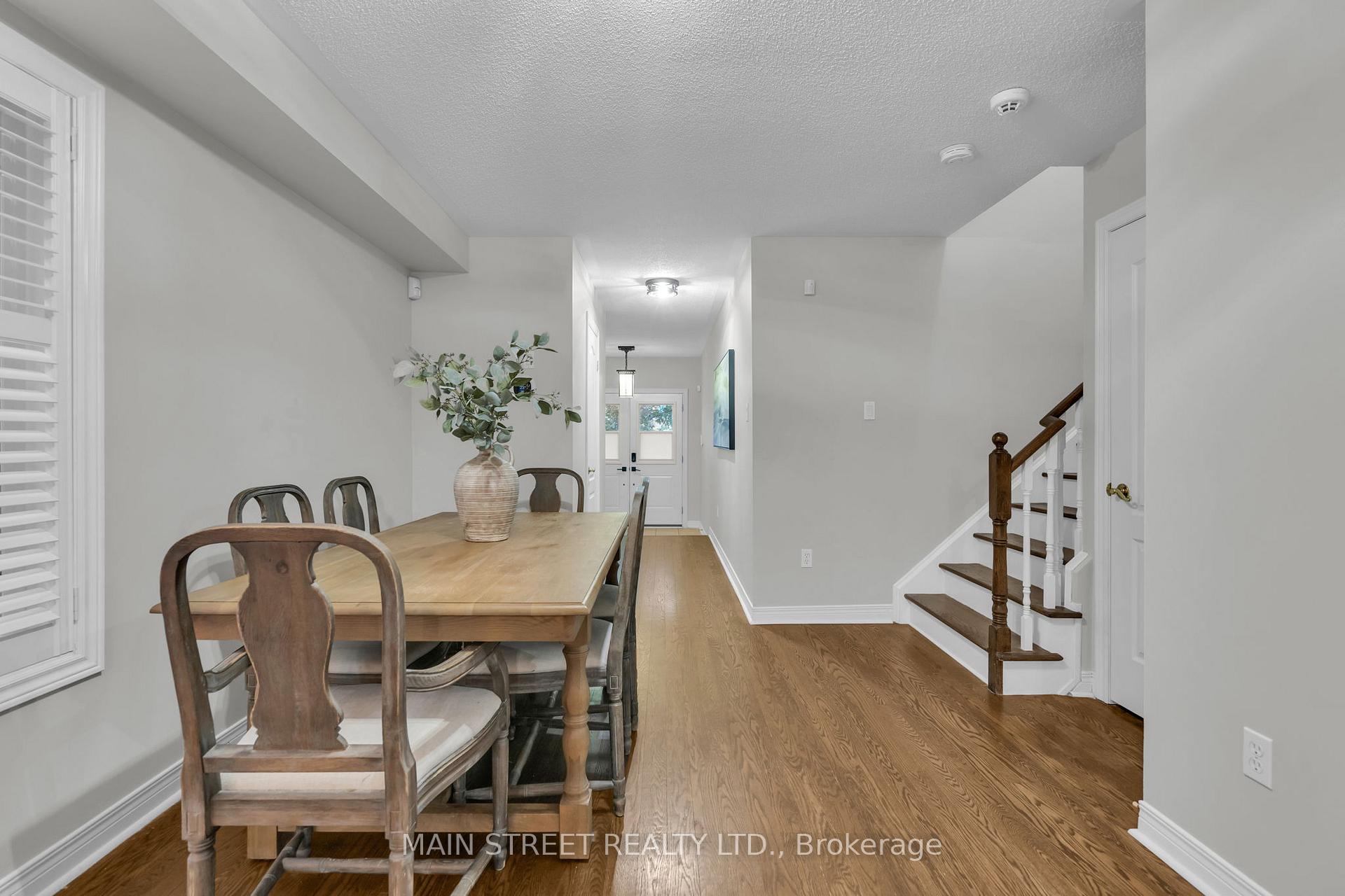 Photo 4 of 821 Joe Persechini Drive, Newmarket, Summerhill Estates — HOMEH