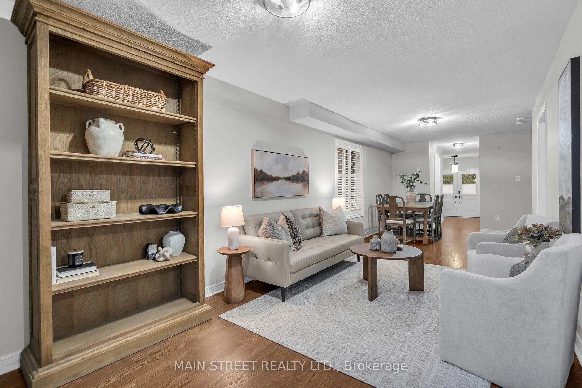 Photo 5 of 821 Joe Persechini Drive, Newmarket, Summerhill Estates — HOMEH