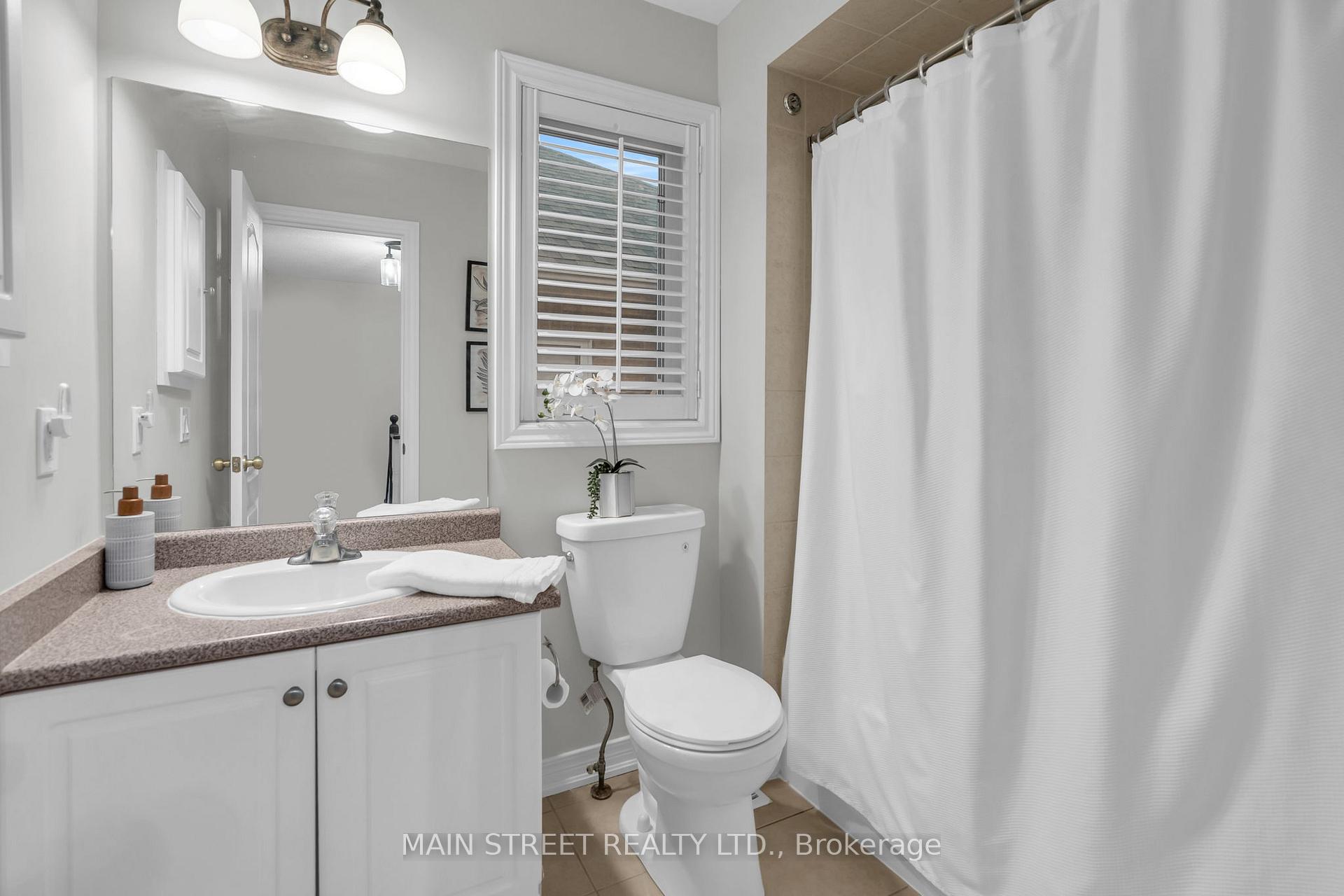 Photo 19 of 821 Joe Persechini Drive, Newmarket, Summerhill Estates — HOMEH