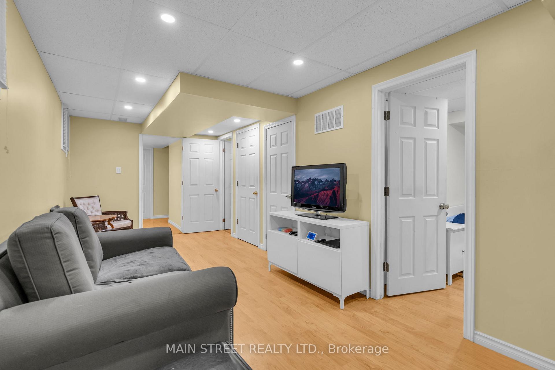 Photo 24 of 821 Joe Persechini Drive, Newmarket, Summerhill Estates — HOMEH