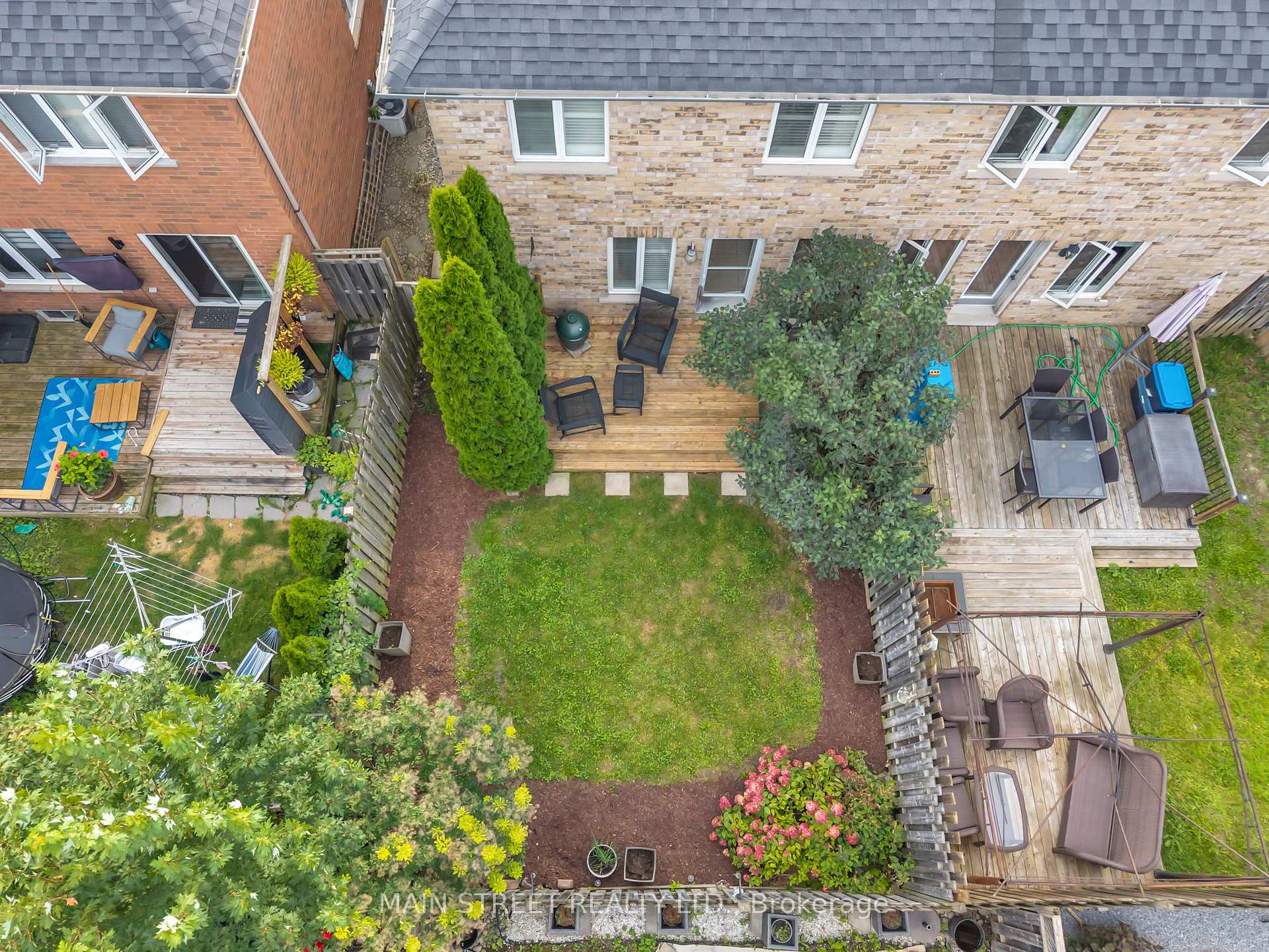 Photo 27 of 821 Joe Persechini Drive, Newmarket, Summerhill Estates — HOMEH
