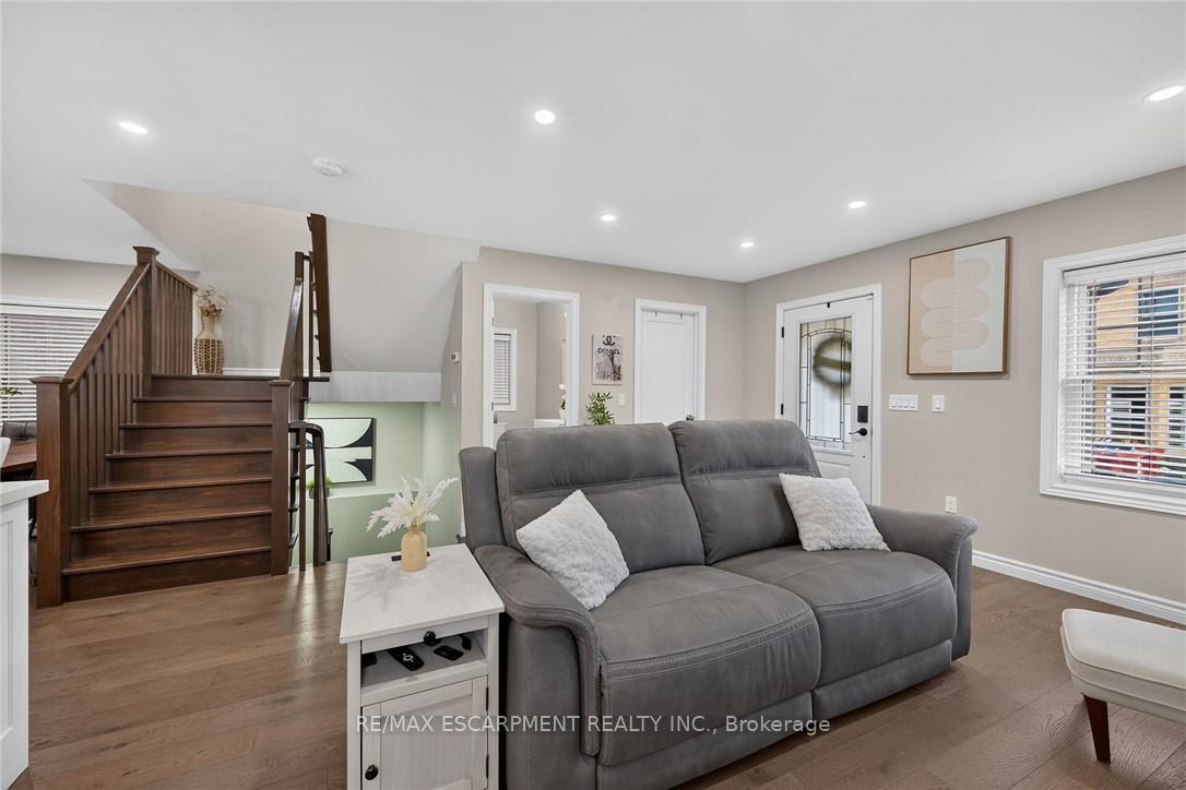 Photo 8 of 109 Ray Street, Hamilton, Strathcona — HOMEH