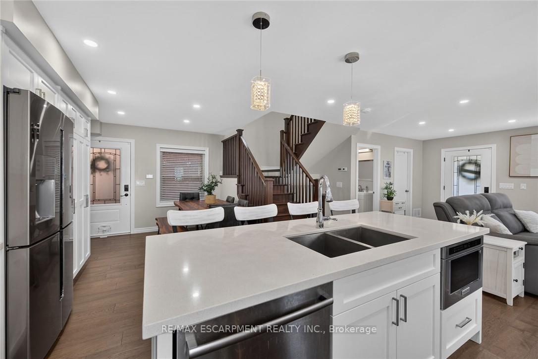 Photo 13 of 109 Ray Street, Hamilton, Strathcona — HOMEH