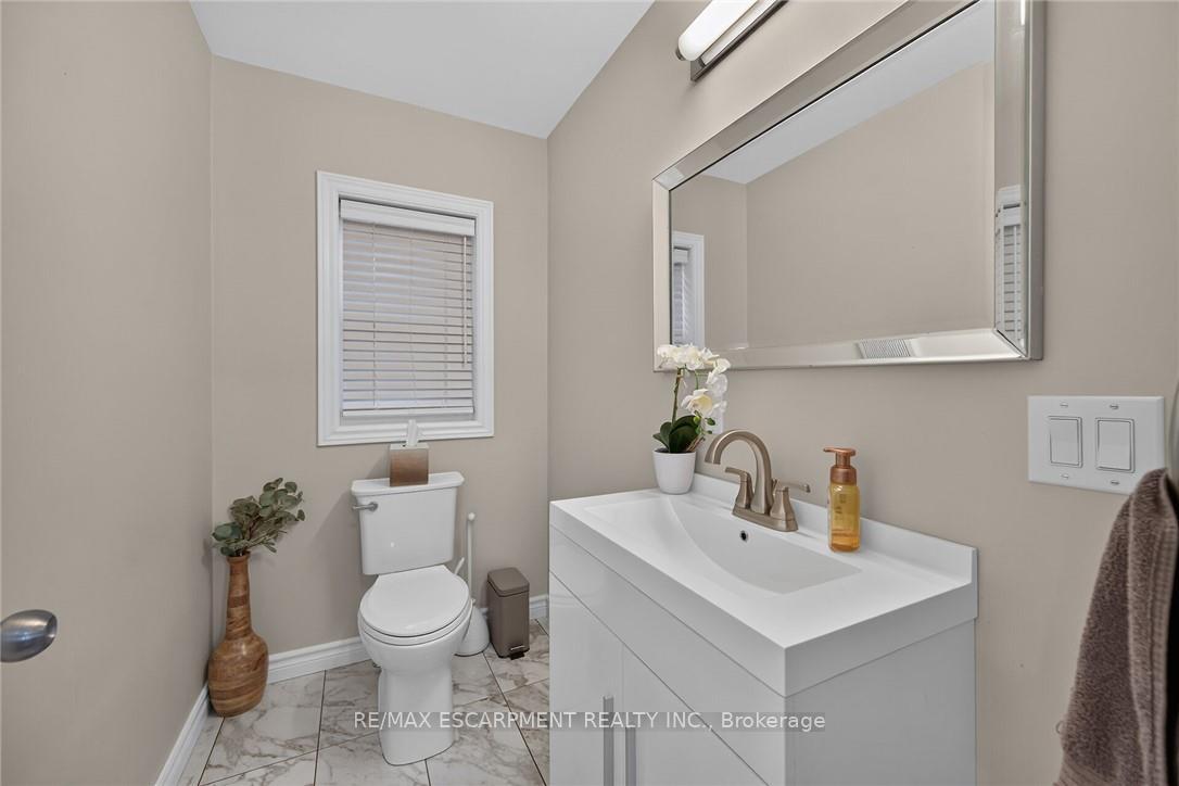 Photo 18 of 109 Ray Street, Hamilton, Strathcona — HOMEH