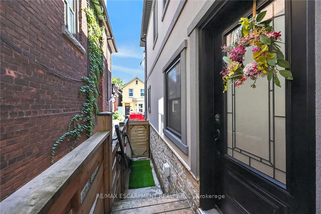 Photo 38 of 109 Ray Street, Hamilton, Strathcona — HOMEH