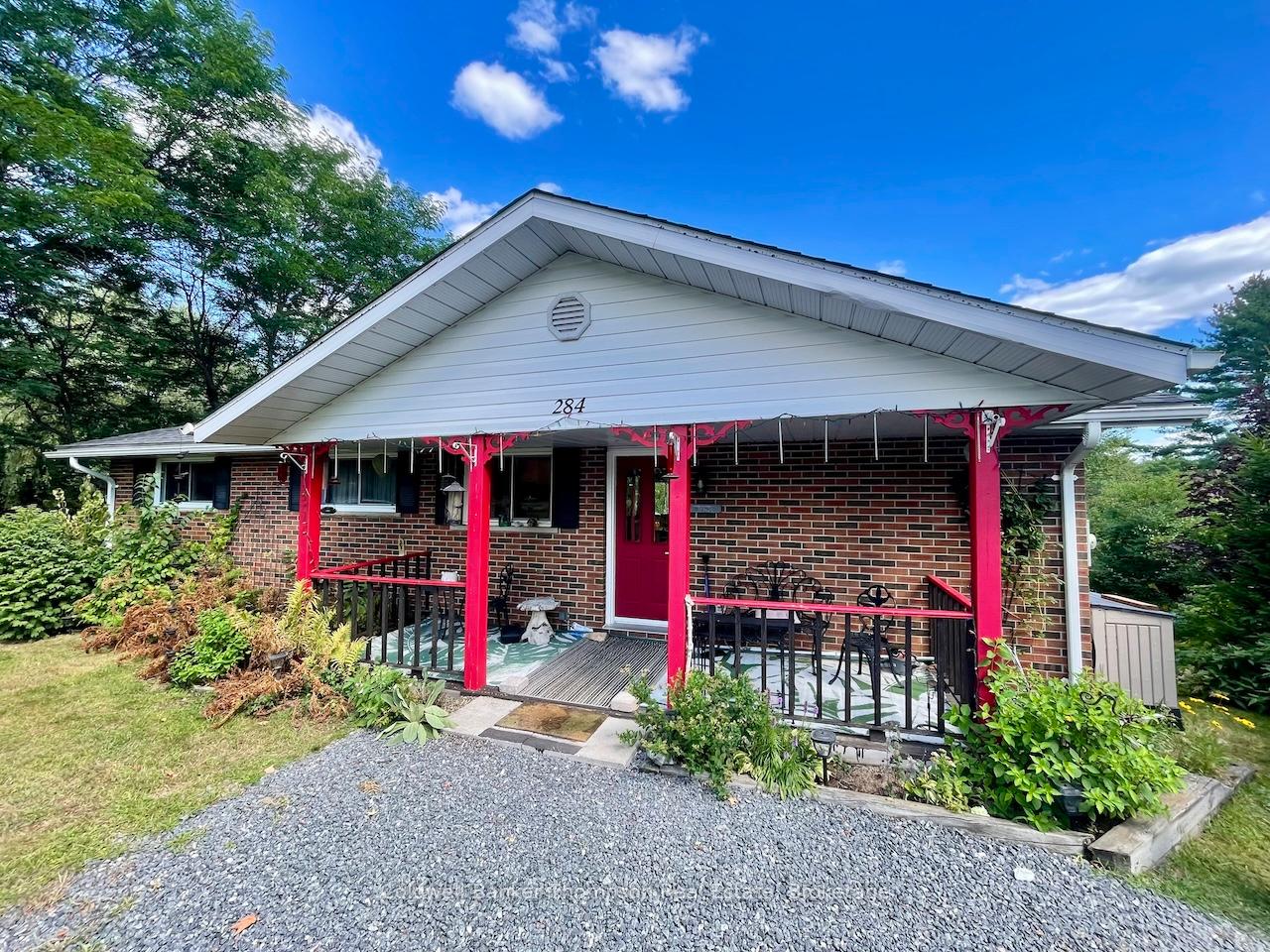 Photo of 284 Lawrence Avenue