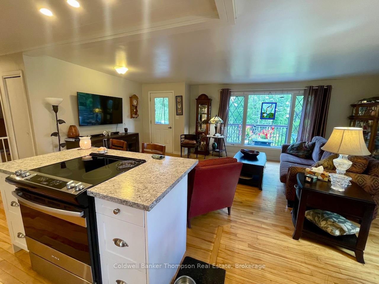 Photo 4 of 284 Lawrence Avenue, Huntsville, Brunel — HOMEH
