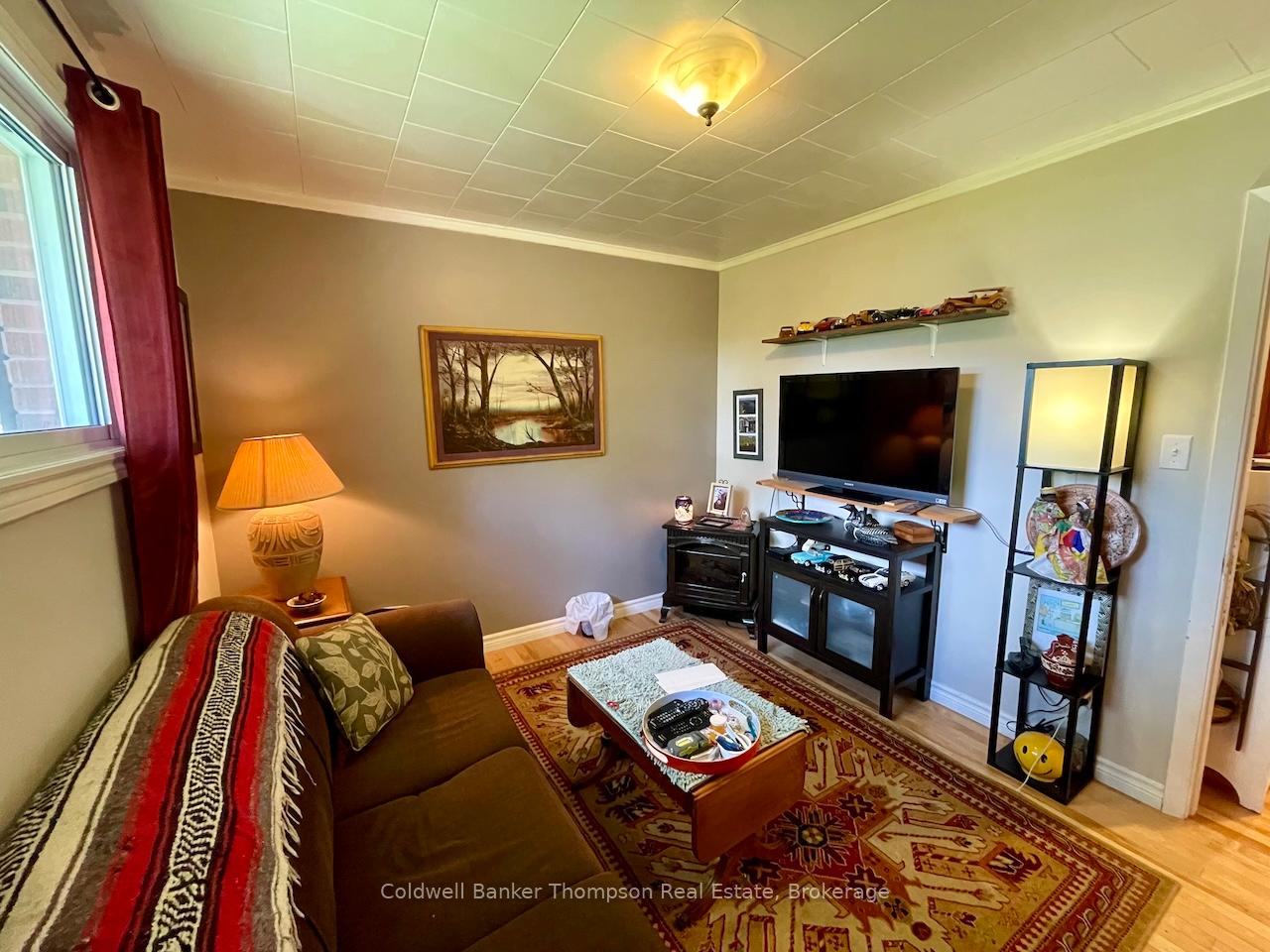 Photo 12 of 284 Lawrence Avenue, Huntsville, Brunel — HOMEH
