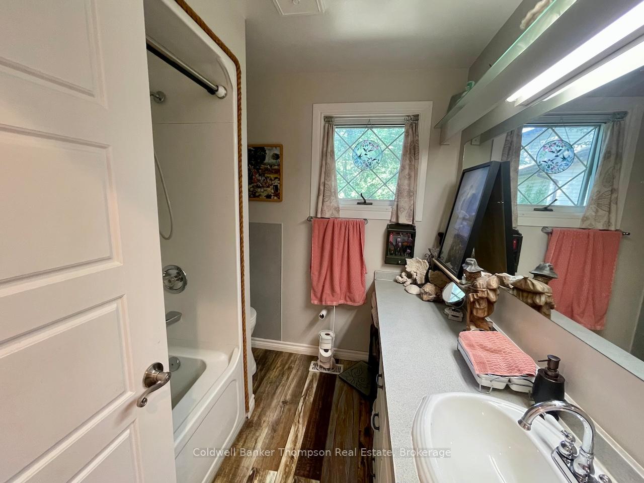 Photo 14 of 284 Lawrence Avenue, Huntsville, Brunel — HOMEH