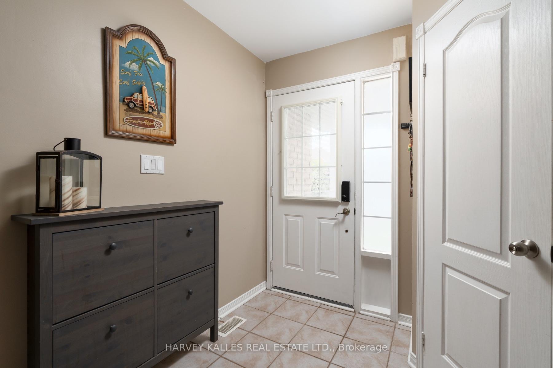 Photo 3 of 27 Hirst Avenue, Georgina, Keswick South — HOMEH