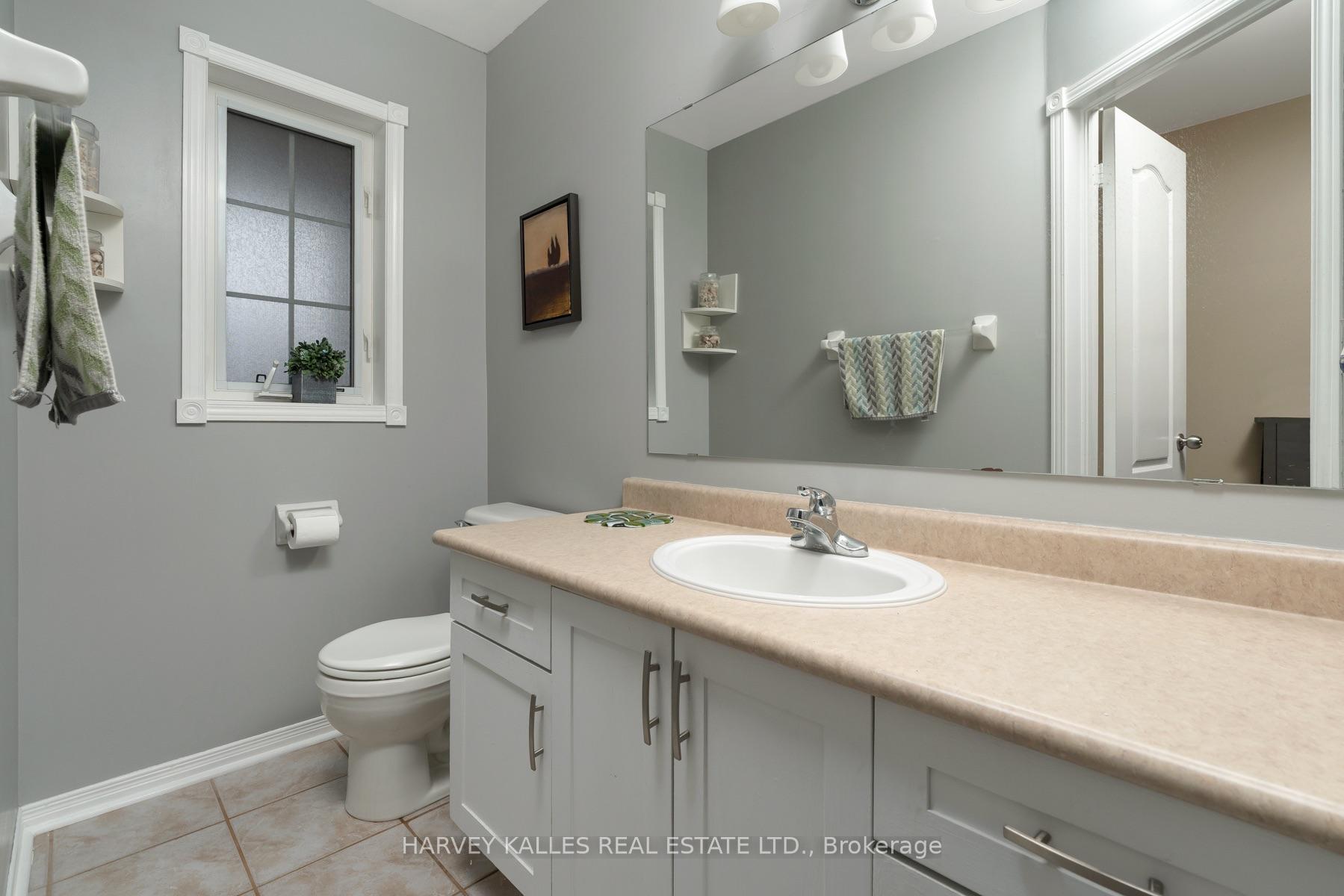 Photo 5 of 27 Hirst Avenue, Georgina, Keswick South — HOMEH