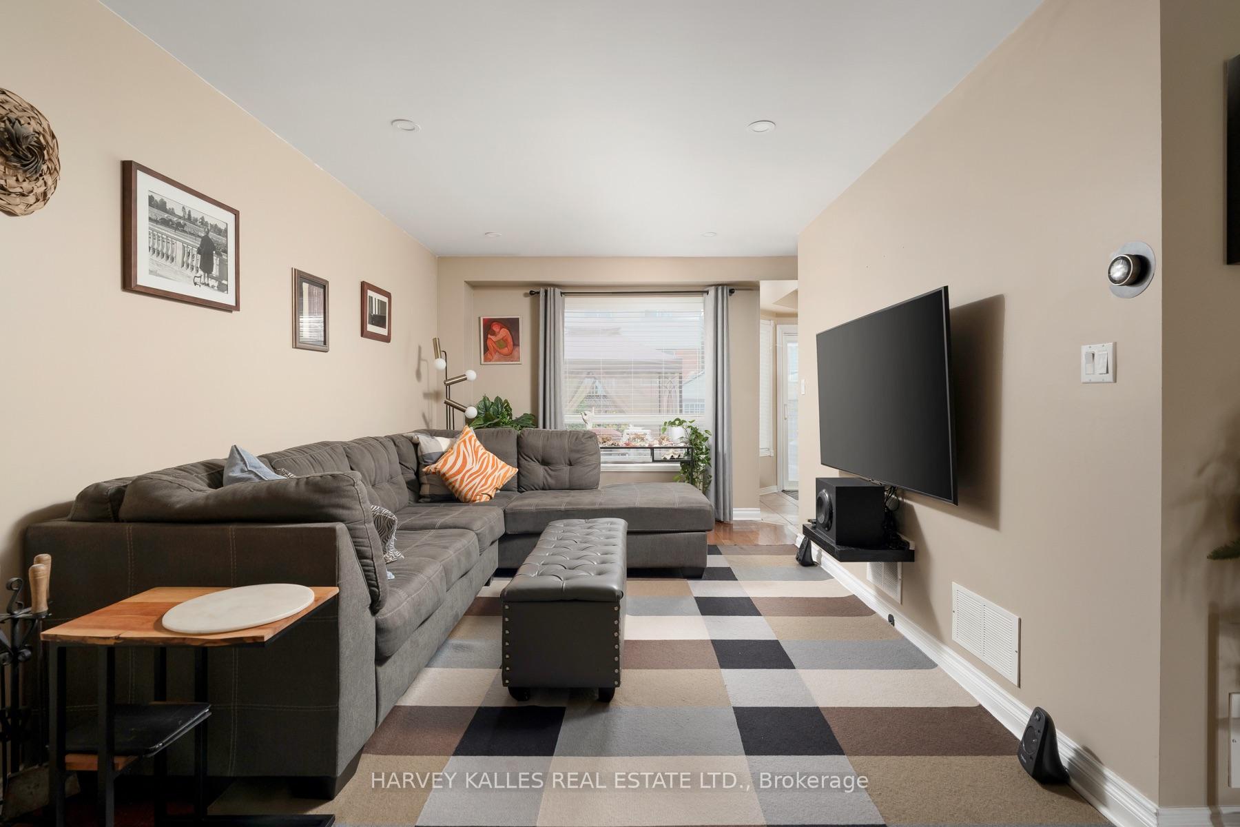 Photo 8 of 27 Hirst Avenue, Georgina, Keswick South — HOMEH