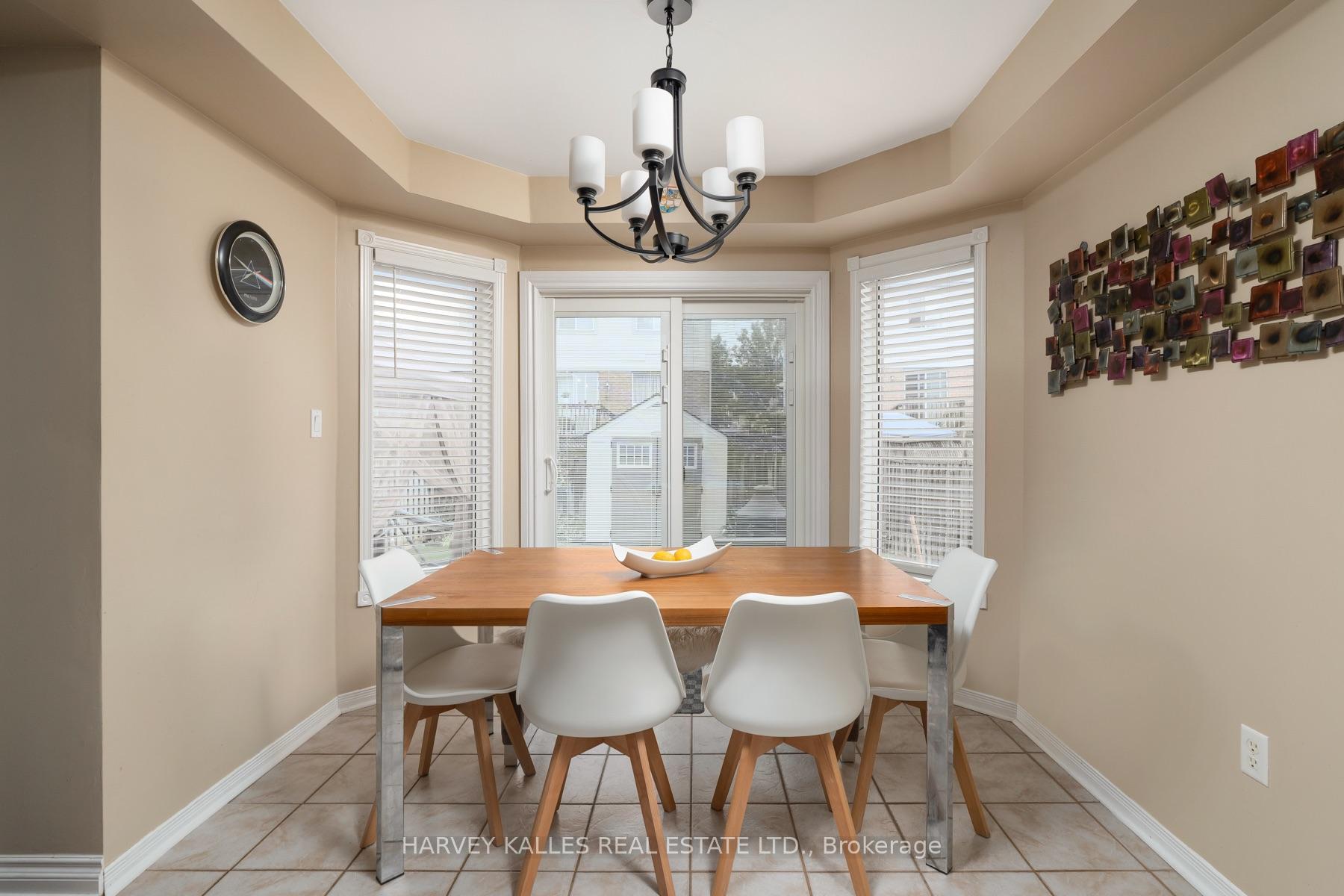 Photo 9 of 27 Hirst Avenue, Georgina, Keswick South — HOMEH