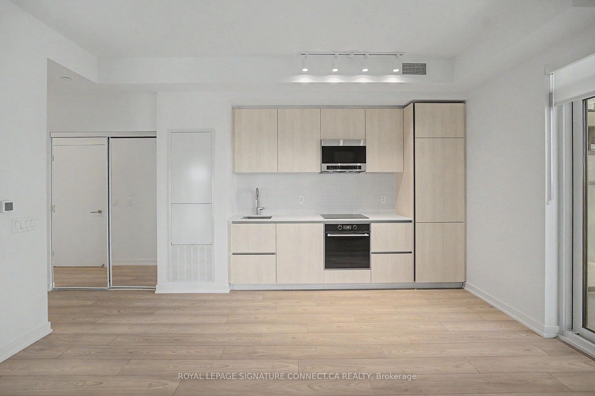 Photo 2 of Unit 715, 110 Broadway Avenue, Toronto, Mount Pleasant West — HOMEH