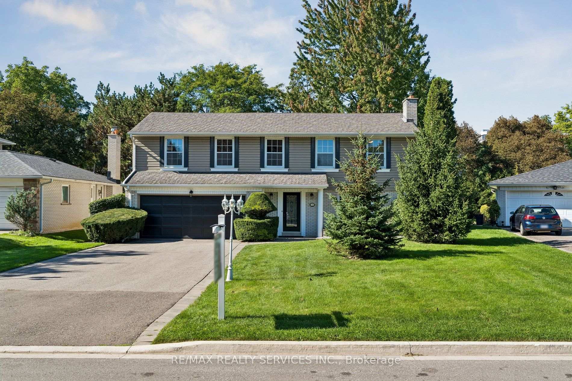 Photo 2 of 16 Malvern Court, Brampton, Brampton East — HOMEH