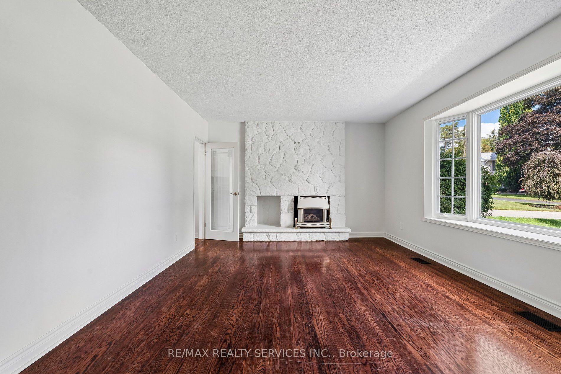 Photo 9 of 16 Malvern Court, Brampton, Brampton East — HOMEH