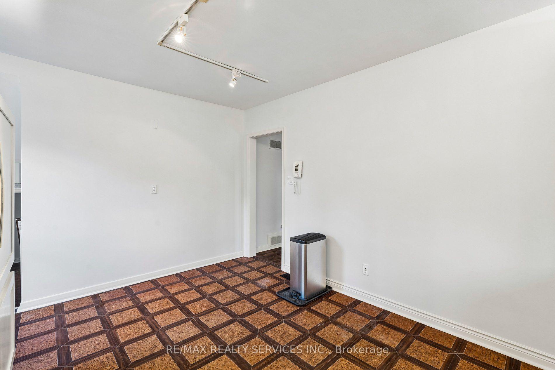 Photo 19 of 16 Malvern Court, Brampton, Brampton East — HOMEH