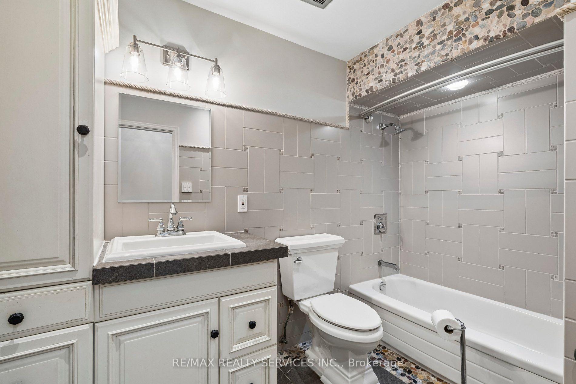 Photo 28 of 16 Malvern Court, Brampton, Brampton East — HOMEH