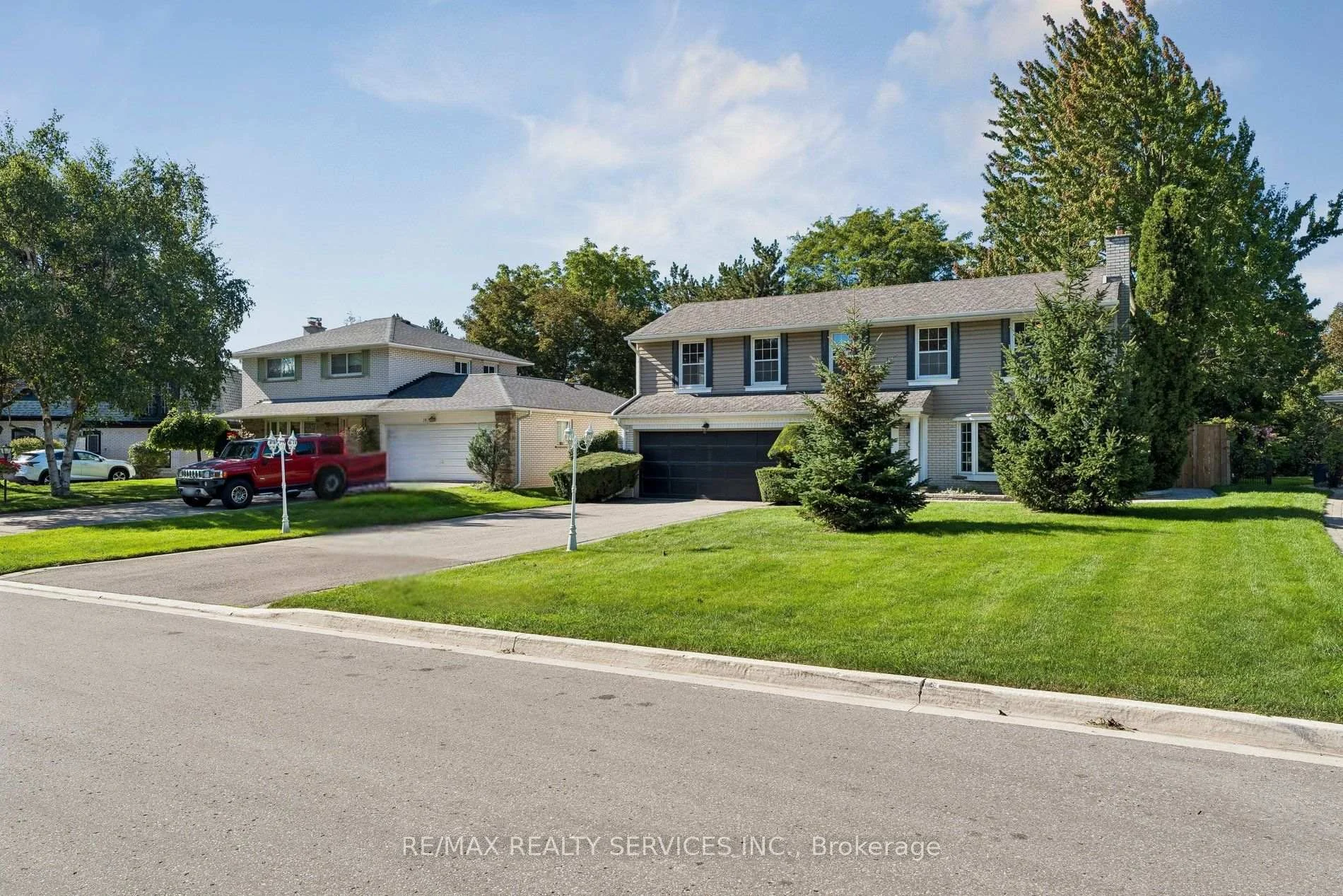 Photo 4 of 16 Malvern Court, Brampton, Brampton East — HOMEH