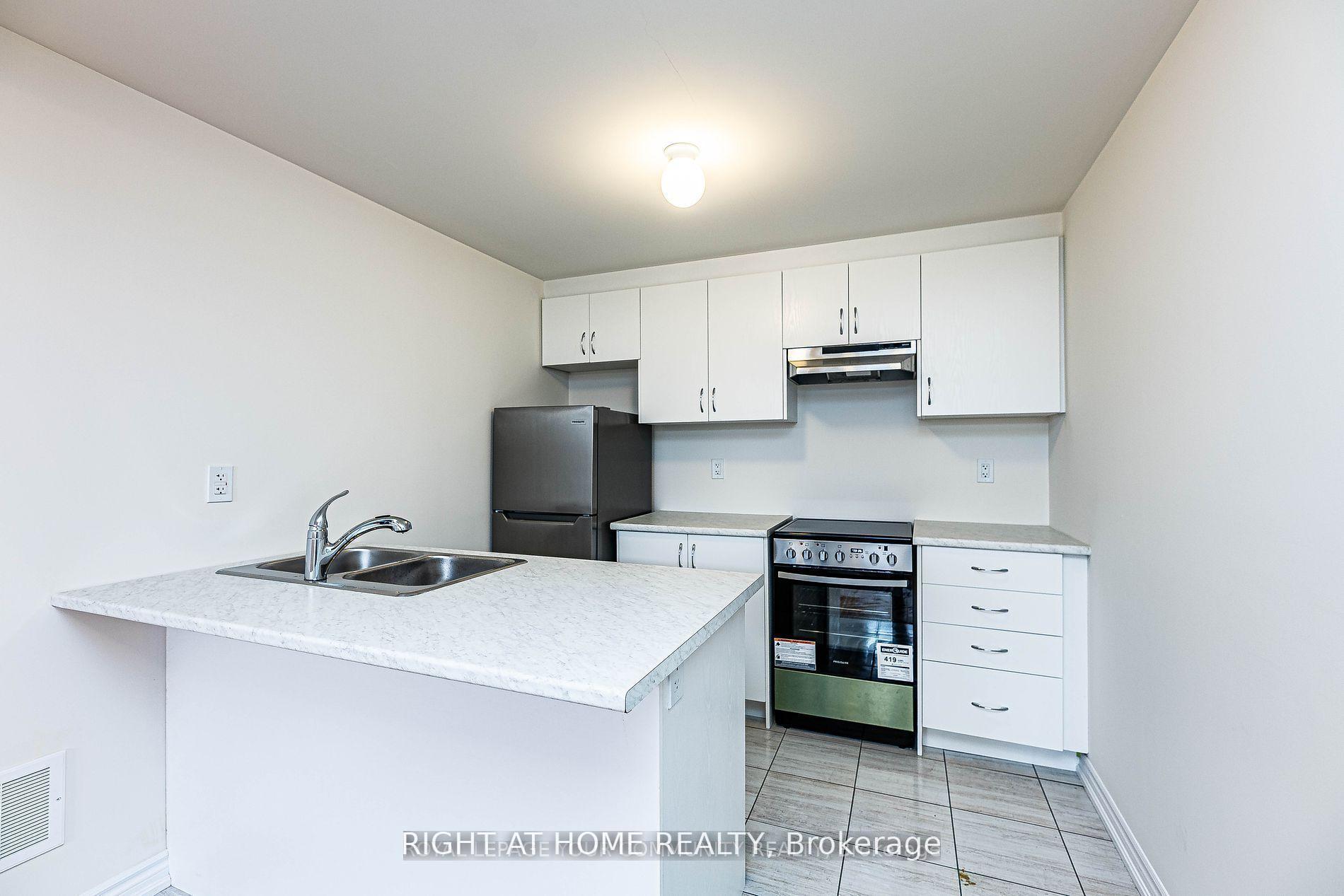 Photo 4 of Unit Basement, 27 Lincoln Drive, Barrie, Rural Barrie Southeast — HOMEH