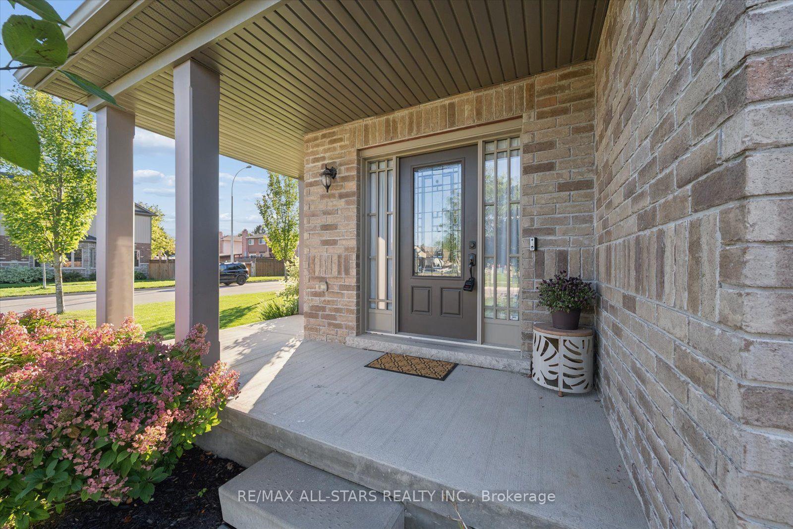 Photo 5 of 58 Carleton Trail, New Tecumseth, Beeton — HOMEH