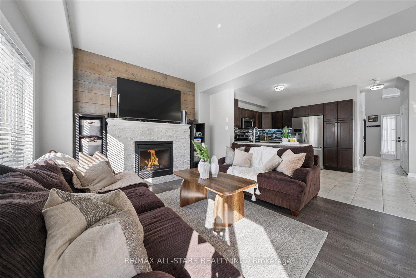 Photo 10 of 58 Carleton Trail, New Tecumseth, Beeton — HOMEH