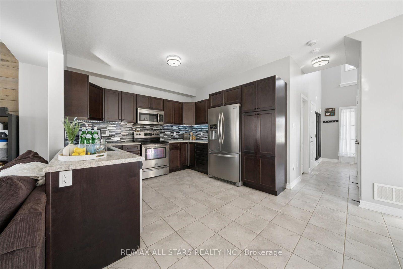 Photo 13 of 58 Carleton Trail, New Tecumseth, Beeton — HOMEH
