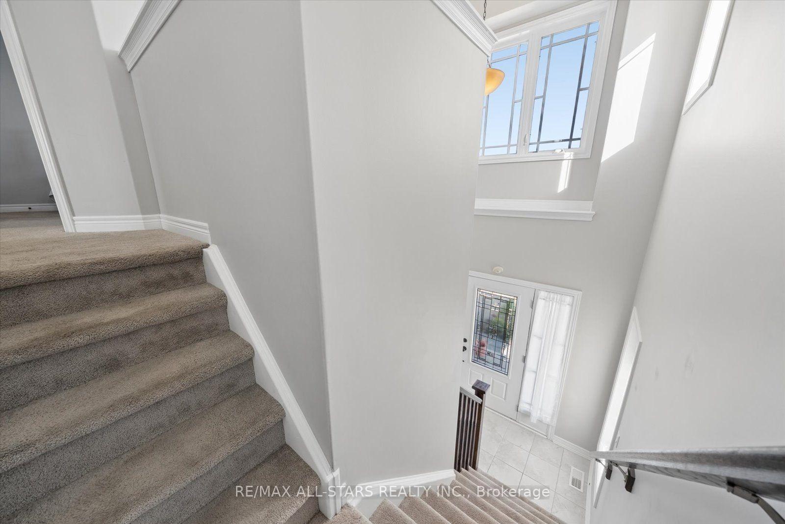 Photo 23 of 58 Carleton Trail, New Tecumseth, Beeton — HOMEH