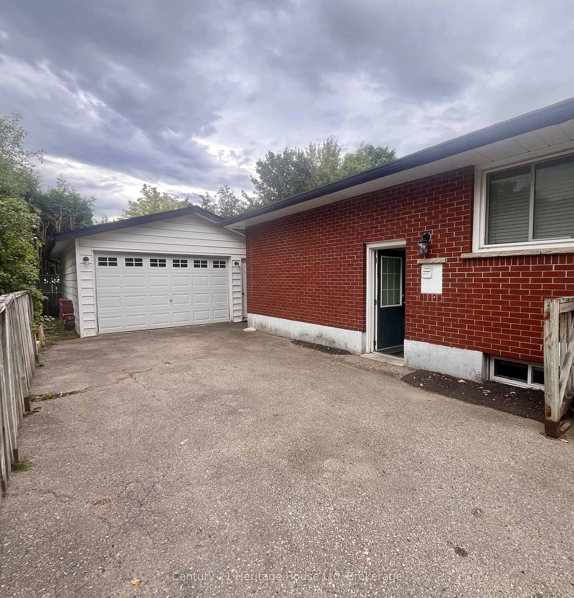 Photo 2 of Unit B, 7 Hyland Road, Guelph, Grange Road — HOMEH