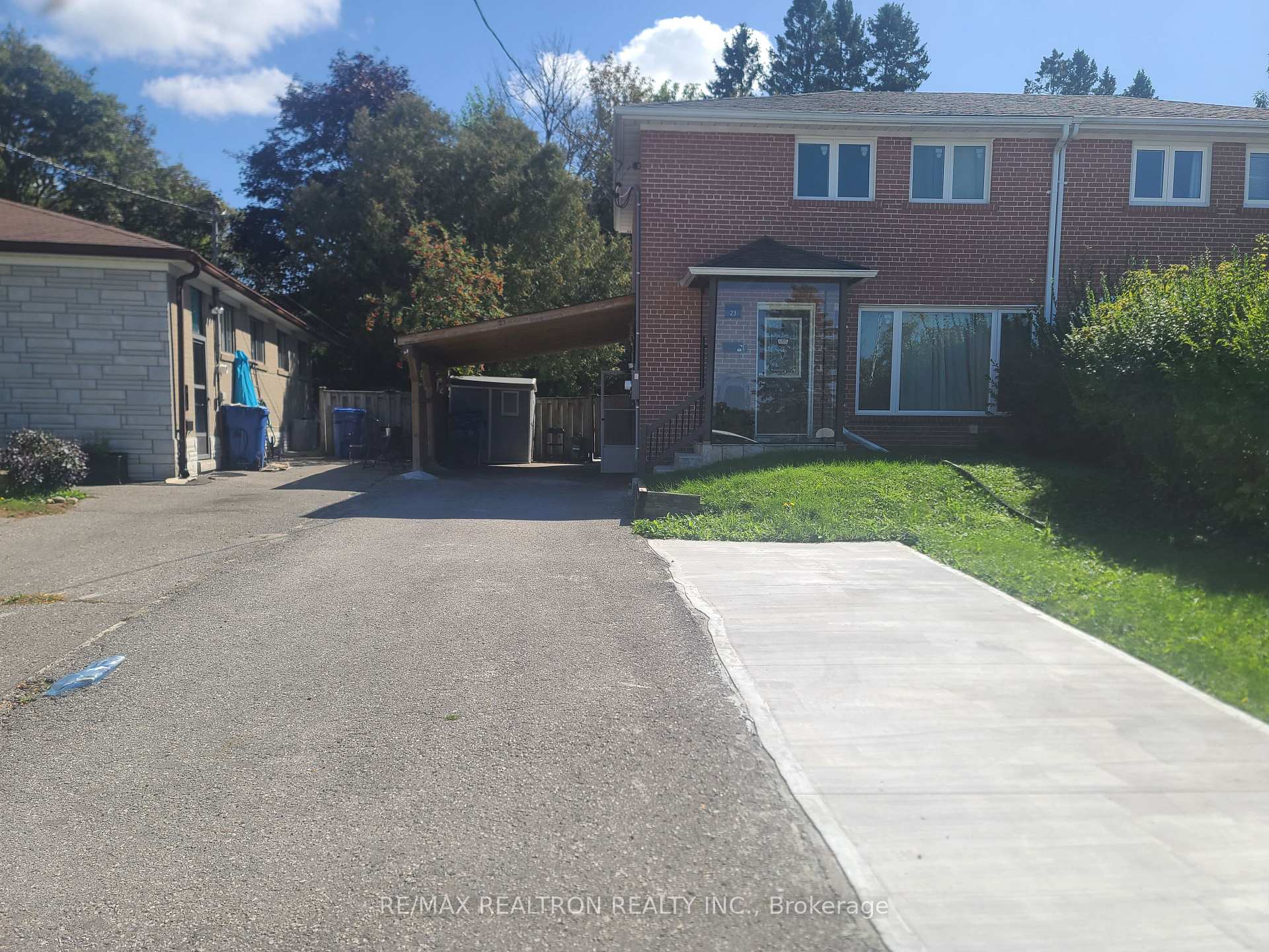 Photo 1 of Unit Lower Unit, 23 Glass Drive, Aurora, Aurora Highlands — HOMEH