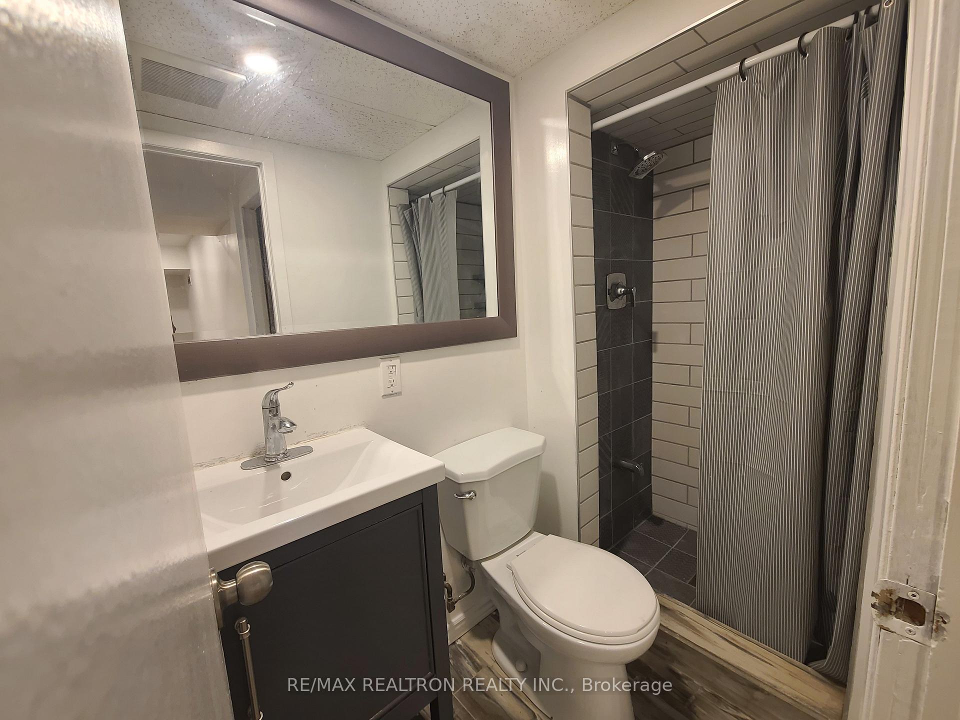 Photo 5 of Unit Lower Unit, 23 Glass Drive, Aurora, Aurora Highlands — HOMEH
