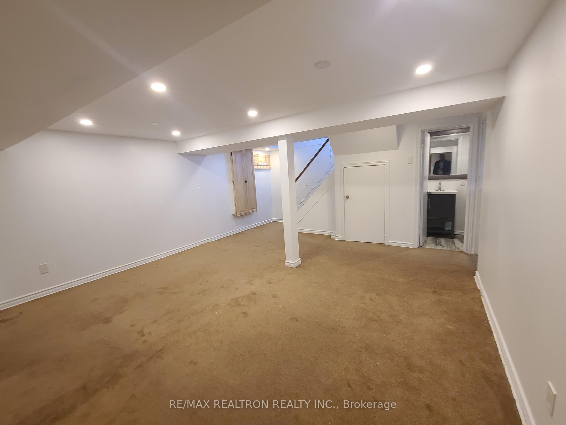 Photo 10 of Unit Lower Unit, 23 Glass Drive, Aurora, Aurora Highlands — HOMEH