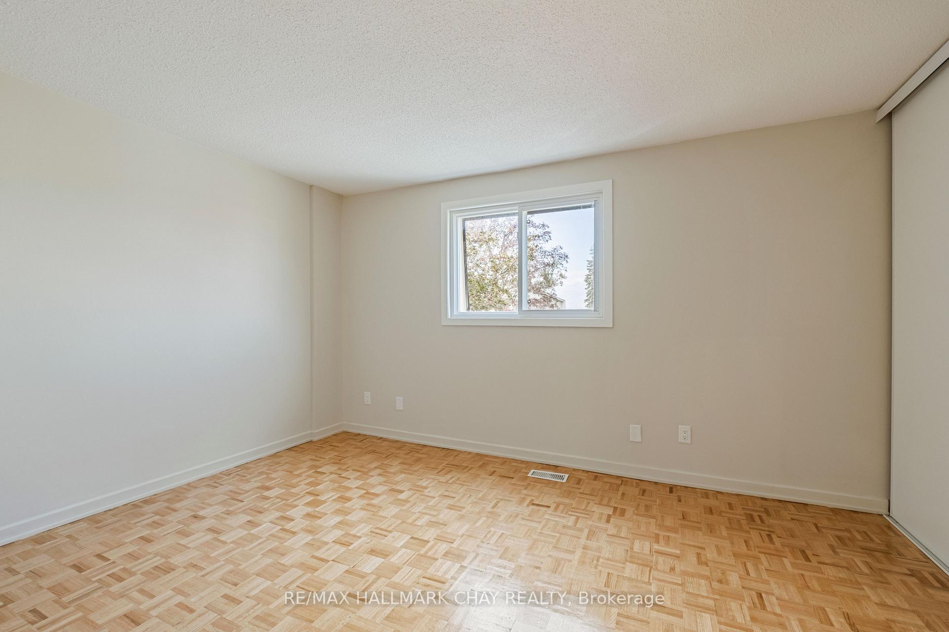 Photo 12 of Unit 28, 177 Bayview Drive, Barrie, Allandale — HOMEH