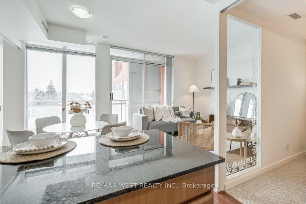 Photo 7 of Unit 501, 30 Canterbury Place, North York, Willowdale West — HOMEH
