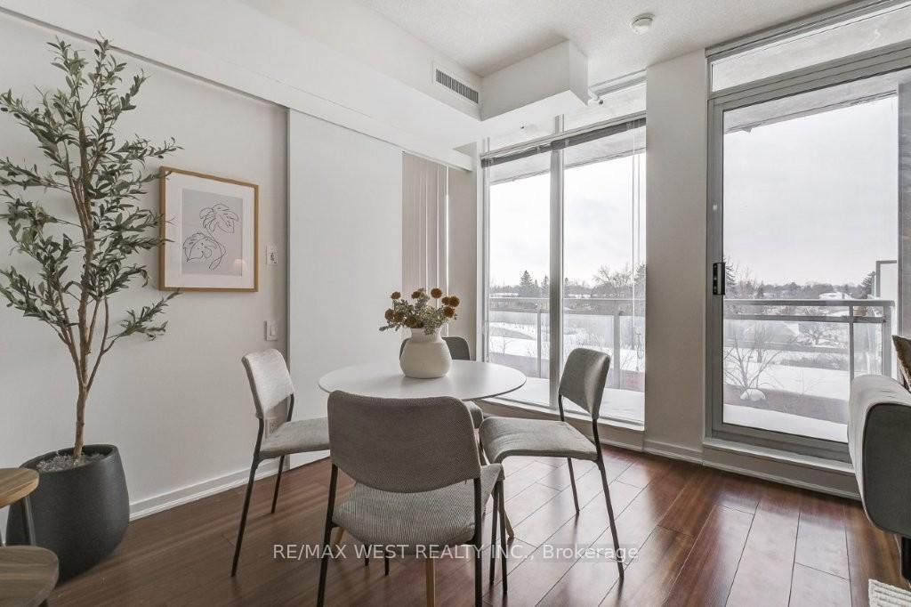 Photo 10 of Unit 501, 30 Canterbury Place, North York, Willowdale West — HOMEH