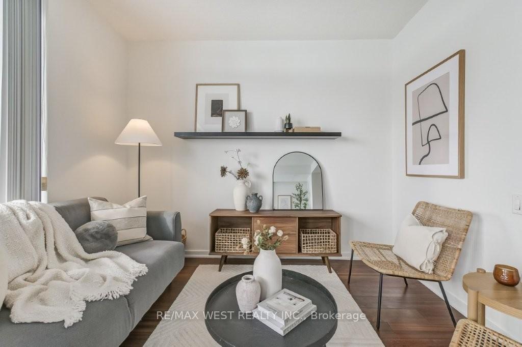 Photo 15 of Unit 501, 30 Canterbury Place, North York, Willowdale West — HOMEH