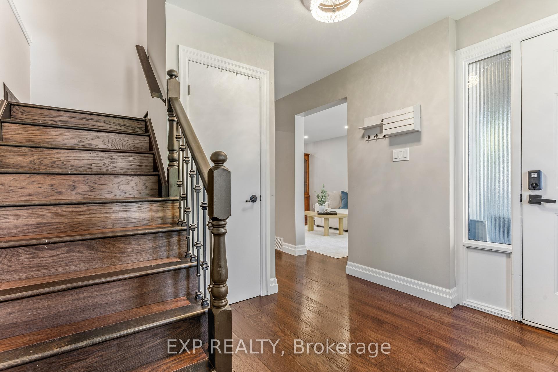 Photo 3 of 4512 Cedarbrook Lane, Lincoln, Beamsville — HOMEH
