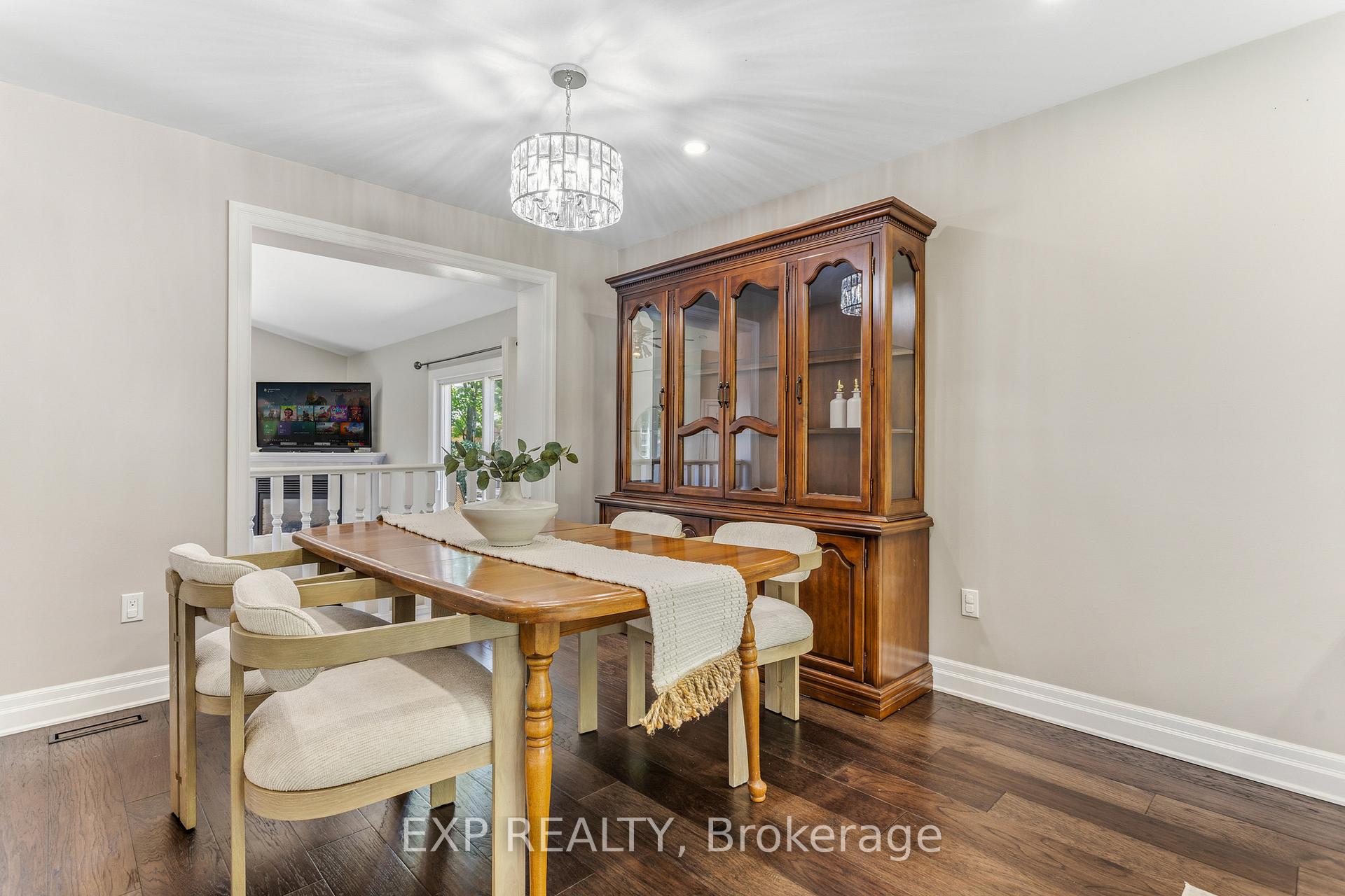 Photo 9 of 4512 Cedarbrook Lane, Lincoln, Beamsville — HOMEH