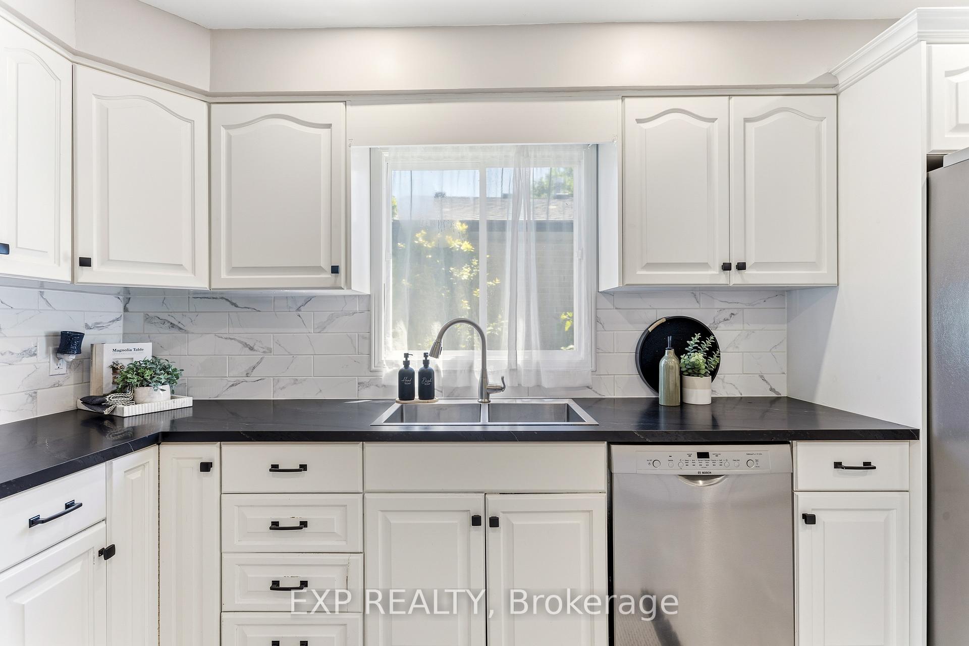 Photo 11 of 4512 Cedarbrook Lane, Lincoln, Beamsville — HOMEH