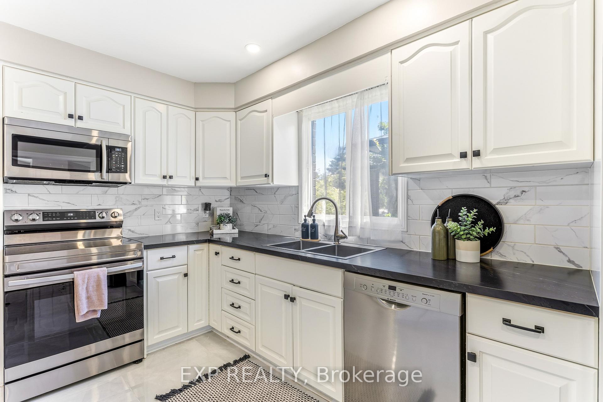 Photo 12 of 4512 Cedarbrook Lane, Lincoln, Beamsville — HOMEH