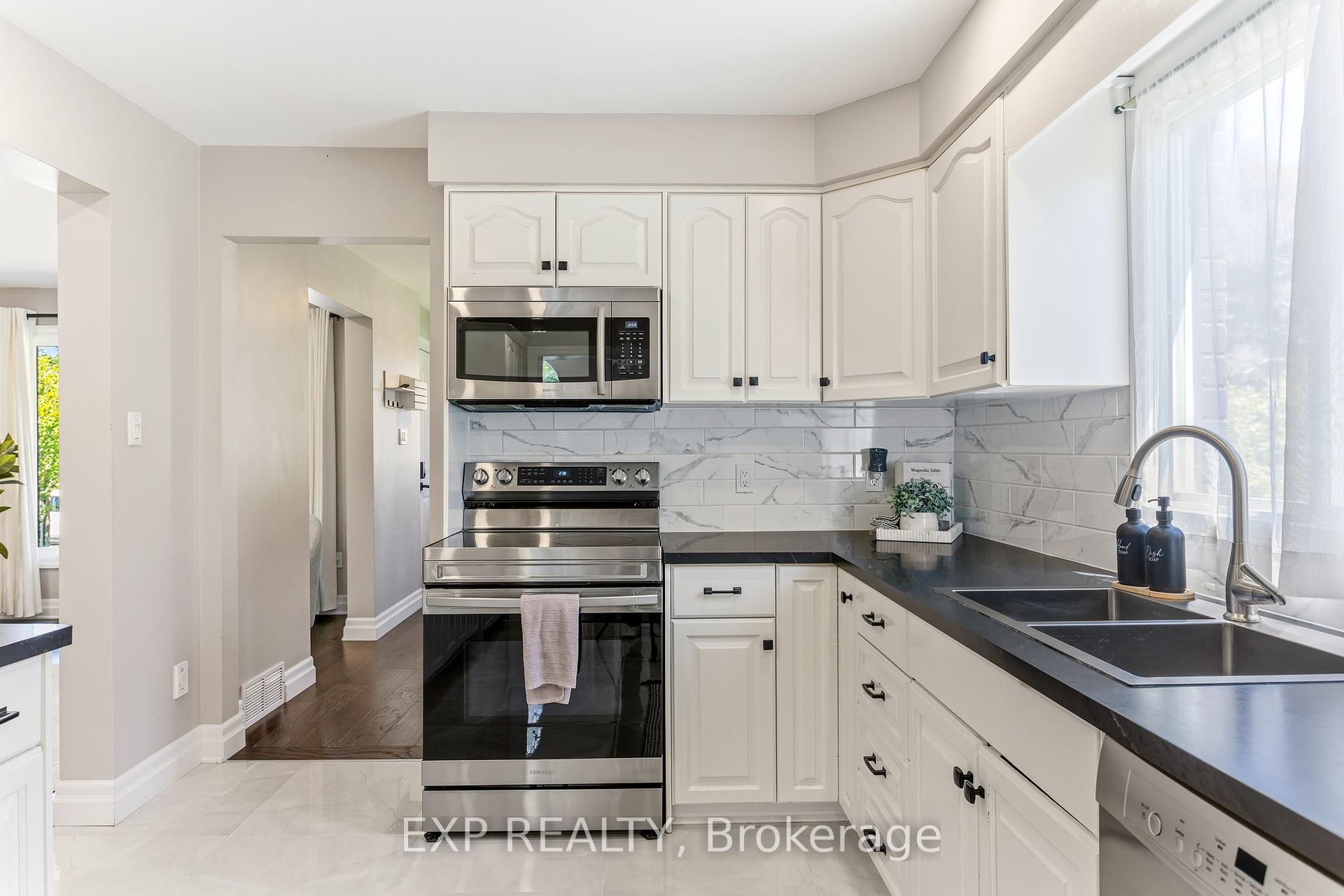 Photo 13 of 4512 Cedarbrook Lane, Lincoln, Beamsville — HOMEH